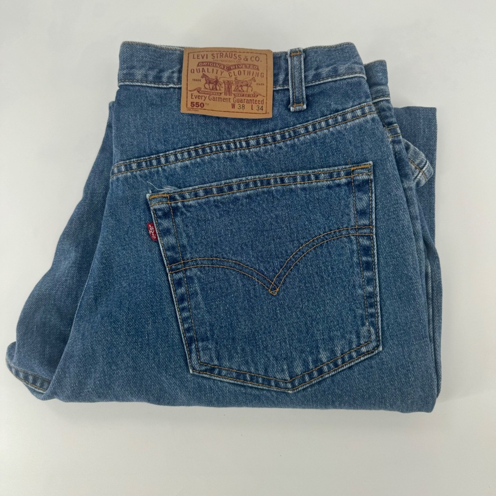 Vintage Levis 550 Relaxed Fit Jeans Mens 38x34 Blue Denim Made in Canada 90s
